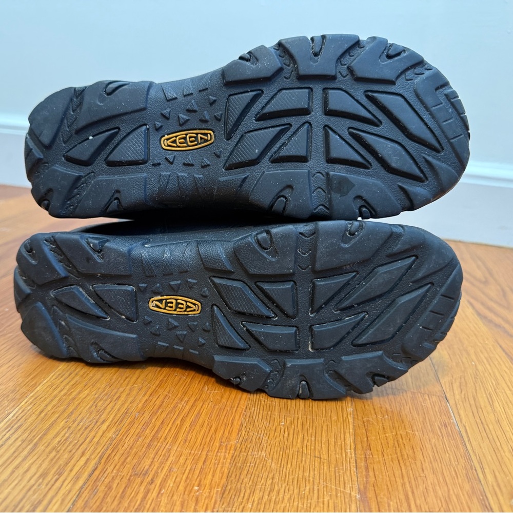 KEEN LAKEN HIGH BOOTS, W8.5 in Black - Picture 3 of 10